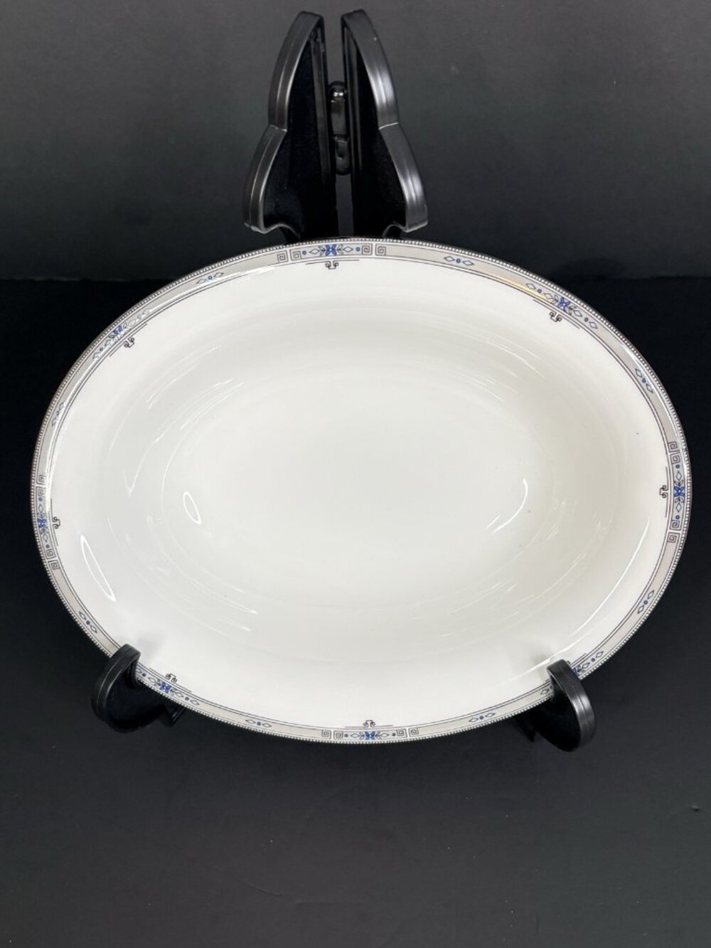 Wedgwood Amherst 10” Serving Bowl Vegetable Bone China Platinum England